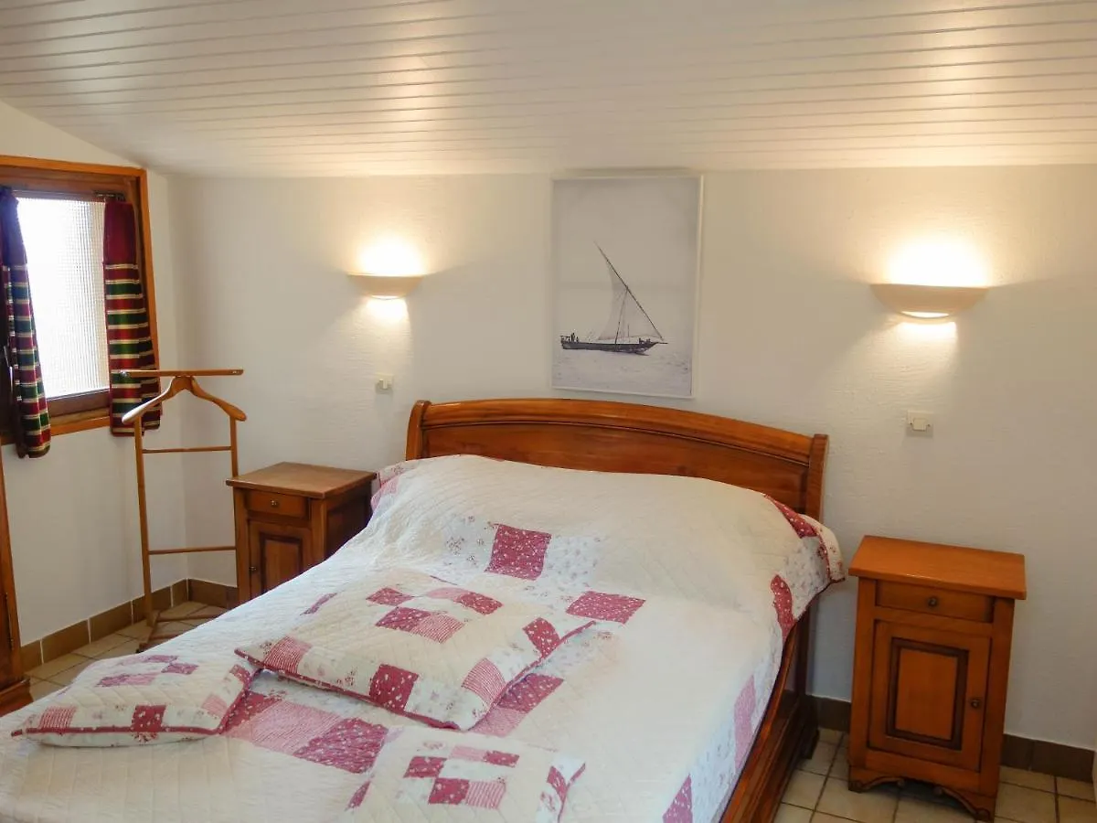 Maison De La Ferme Lézardrieux 0*,
