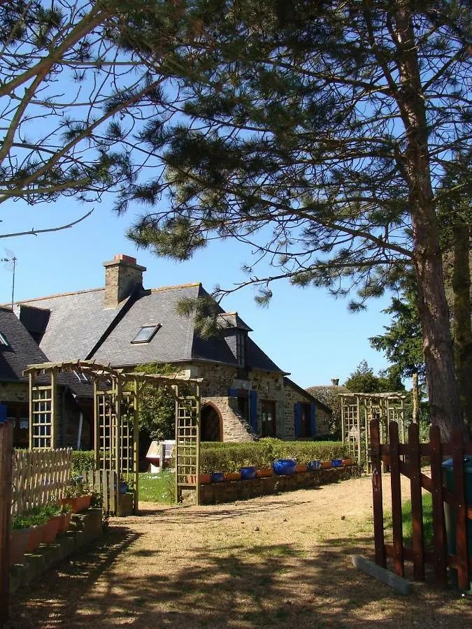 Prázdninový dům Maison De La Ferme Lézardrieux
